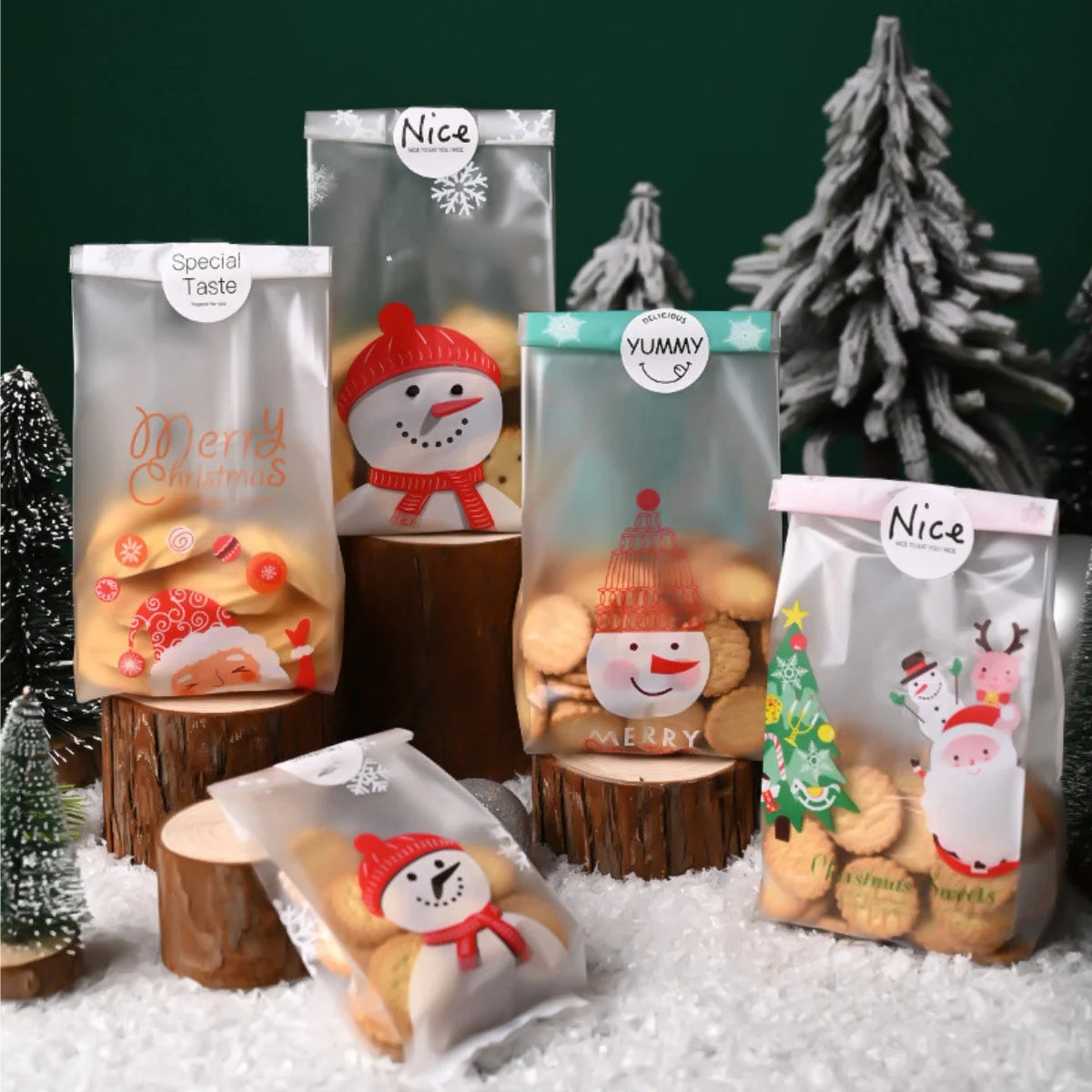 100pcs Transparent Christmas Treat Bags – Cookie, Candy & Snack Gift Bags with Merry Christmas Design